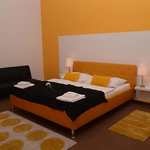 venezia.praguehotelsweb.com/