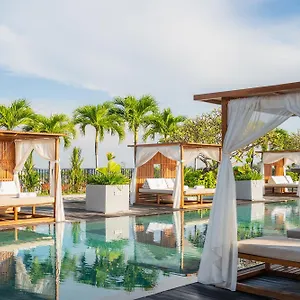 Отель Cross Paasha Bali