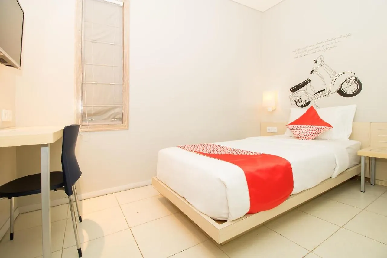 Oyo 2854 Cozy B&B Seminyak Семиньяк